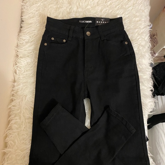 FASHION NOVA high waisted black jeans SIZE ONE - Picture 3 of 5